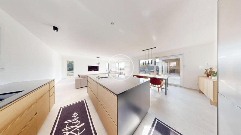 Maison - 170 m² - 6 pièces