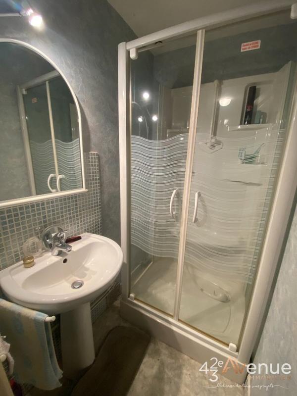 Immeuble - 162 m² - 12 pièces