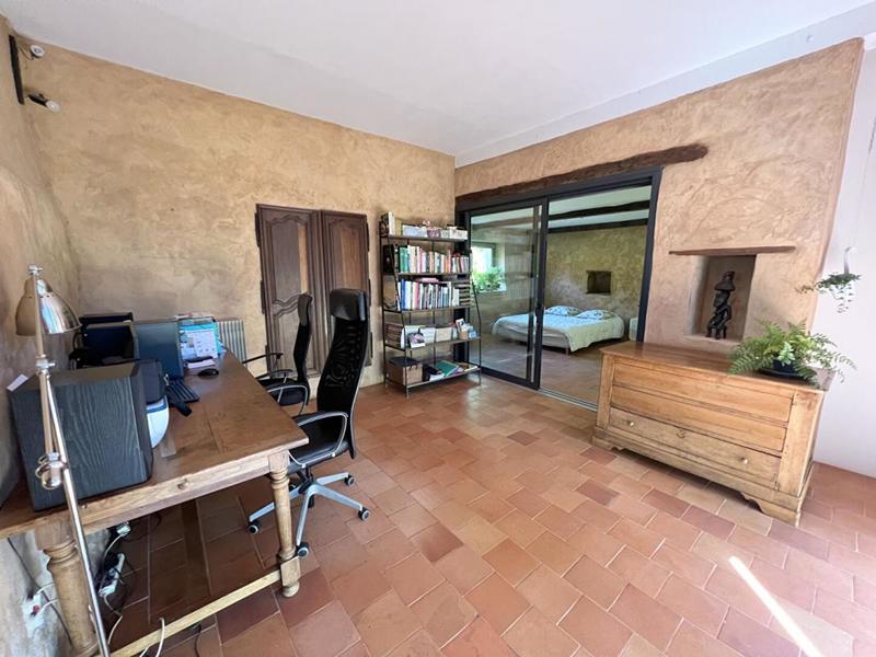 Maison - 225 m² - 9 pièces