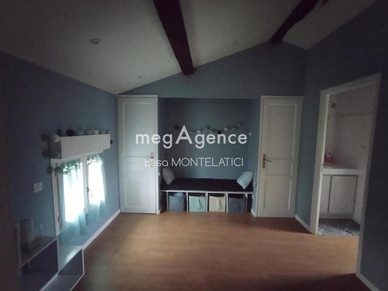 Maison de village - 225 m² - 8 pièces