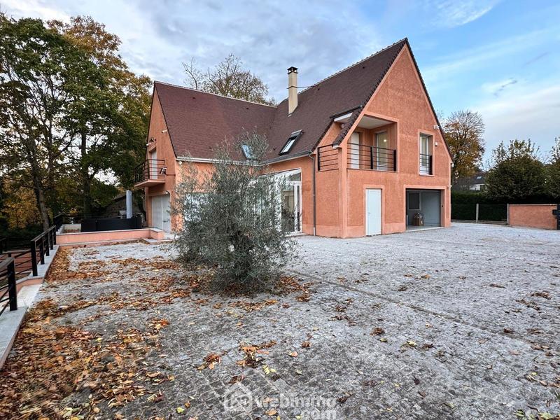 Maison - 200 m² - 7 pièces