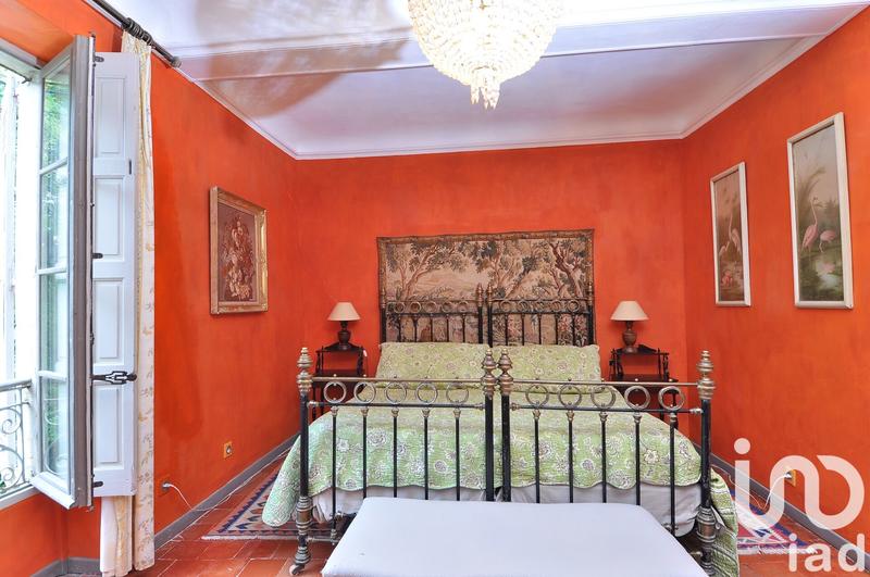 Maison - 445 m² - 14 pièces