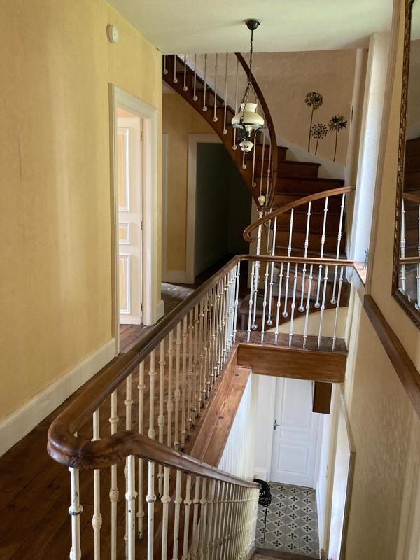 Maison - 229 m² - 11 pièces