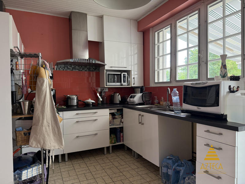 Maison - 180 m² - 8 pièces