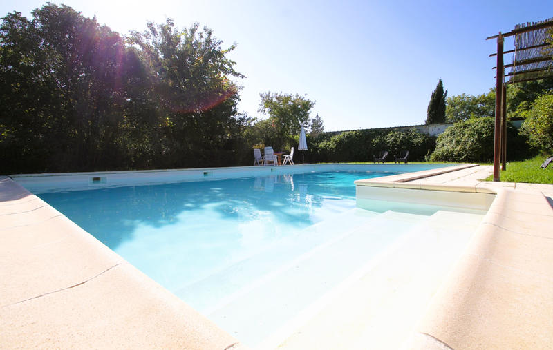 Propriété - 254 m² - 12 pièces