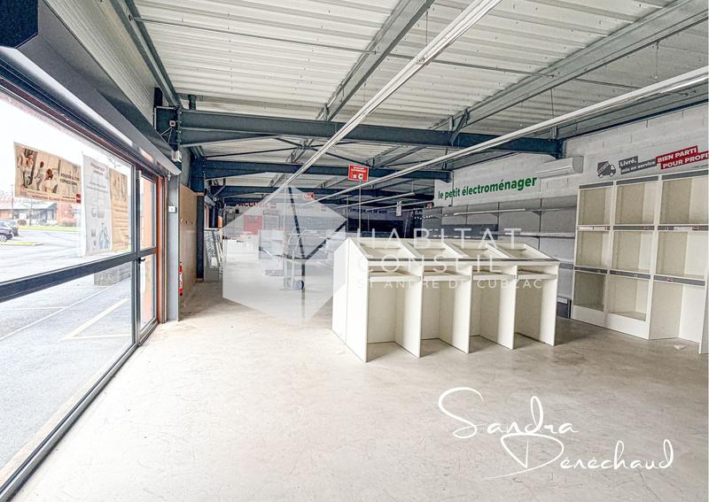 Local commercial - 383 m²