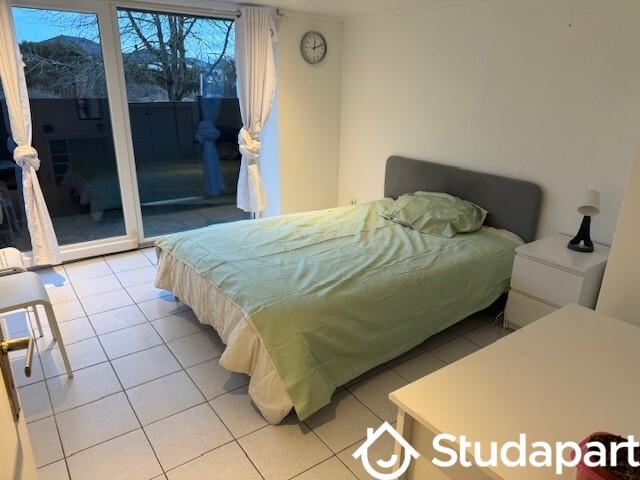 Chambre - 11 m² - 1 pièce