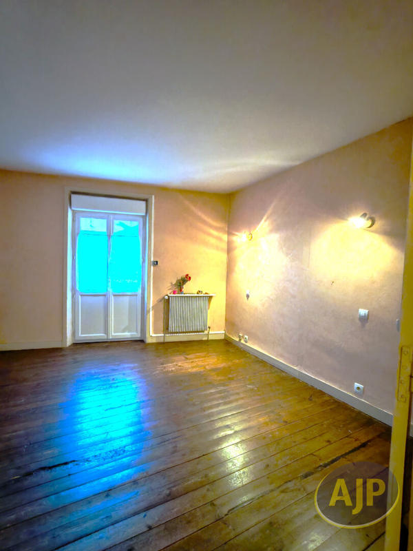 Maison - 111 m² - 6 pièces