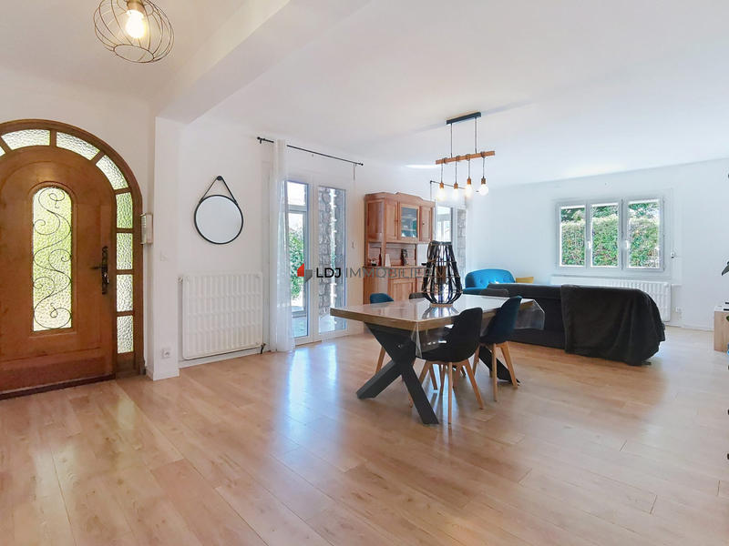 Maison - 157 m² - 6 pièces