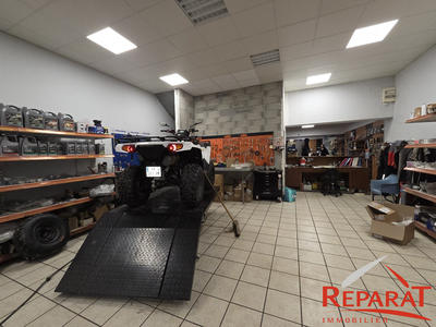 Local d'activités - 1 630 m²