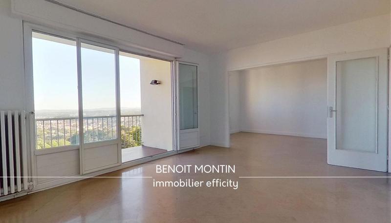 Appartement - 95 m² - 4 pièces