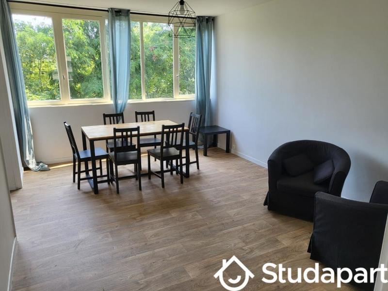 Chambre - 13 m² - 1 pièce