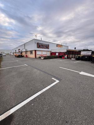 Local commercial - 945 m² - 5 pièces