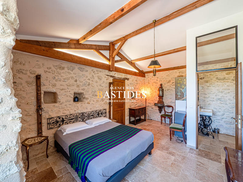 Maison ancienne - 319 m² - 10 pièces