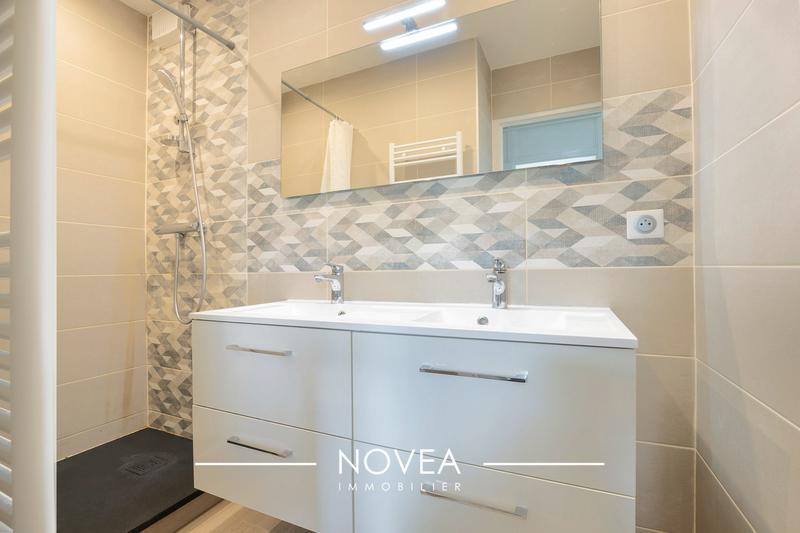 Appartement - 80 m² - 5 pièces