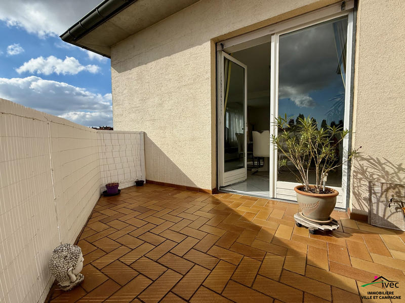 Maison - 255 m² - 10 pièces