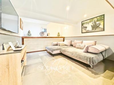 Maison - 200 m² - 7 pièces