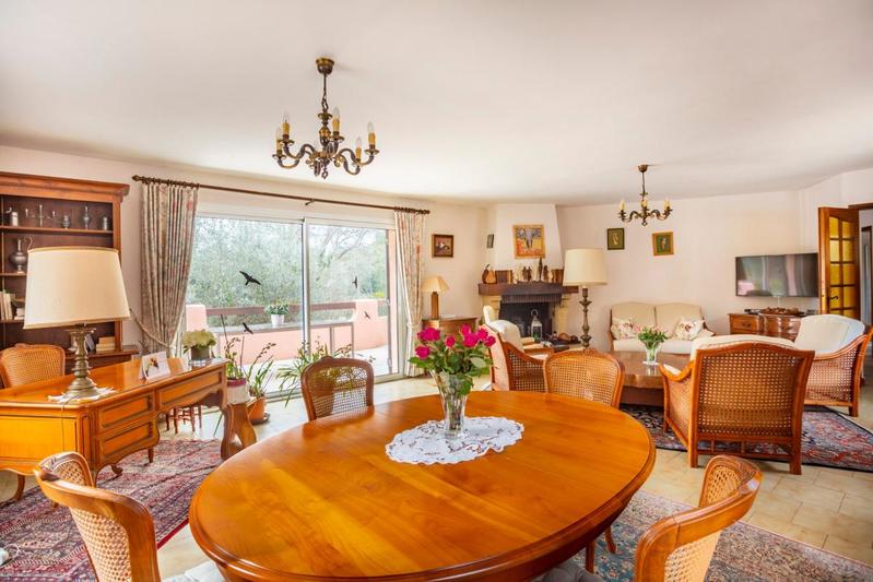 Villa - 210 m² - 6 pièces