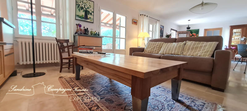 Maison - 202 m² - 7 pièces