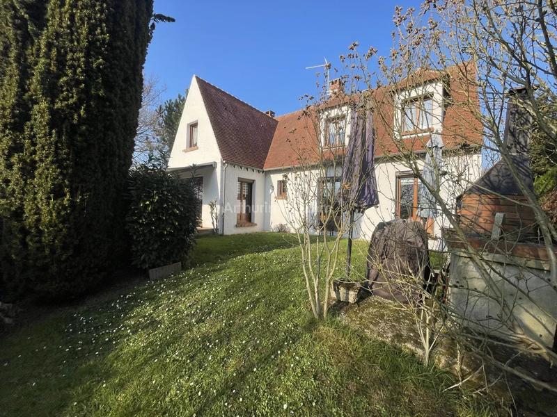Maison - 181 m² - 8 pièces
