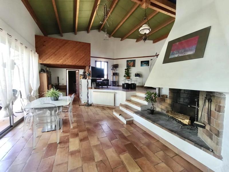 Maison - 224 m² - 6 pièces