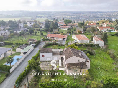 Maison - 186 m² - 8 pièces