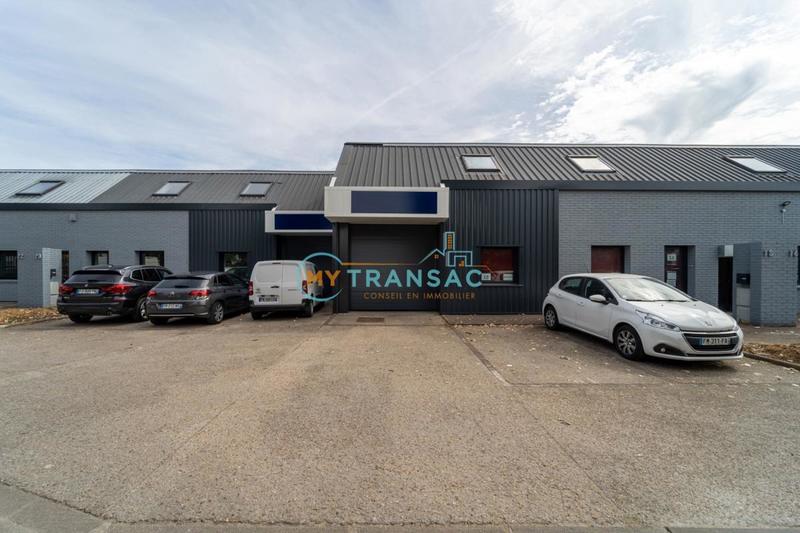 Local d'activité / Entrepôt - 210 m²