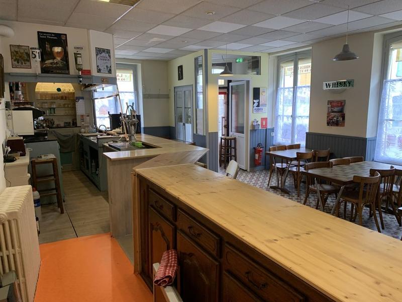 Maison - 250 m² - 9 pièces