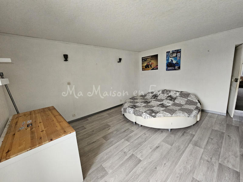 Maison - 250 m² - 10 pièces