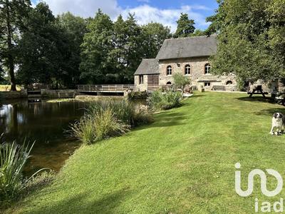 Maison - 414 m² - 8 pièces