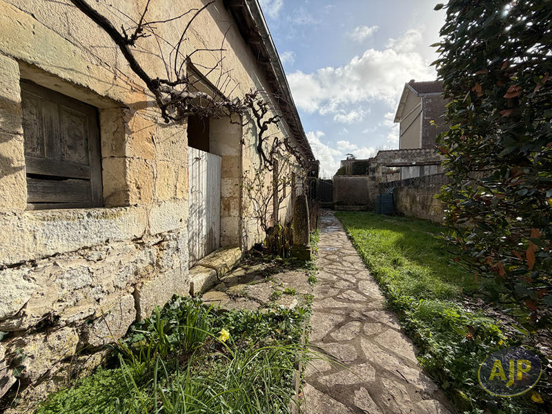 Maison - 346 m² - 11 pièces