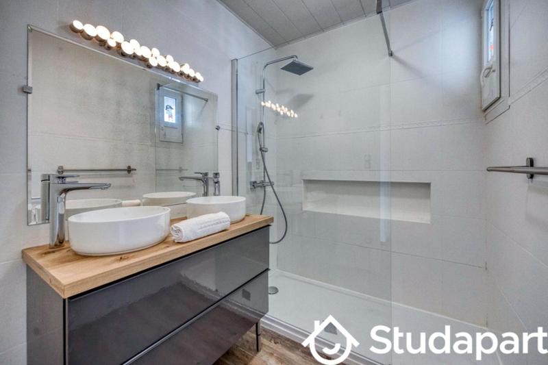 Appartement - 93 m² - 4 pièces