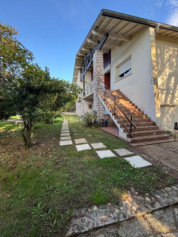 Immeuble - 250 m² - 9 pièces