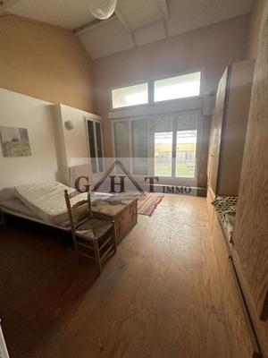 Entrepôt - 1 200 m²