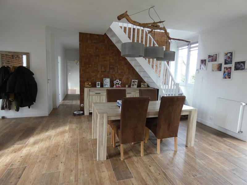 Maison - 210 m² - 8 pièces