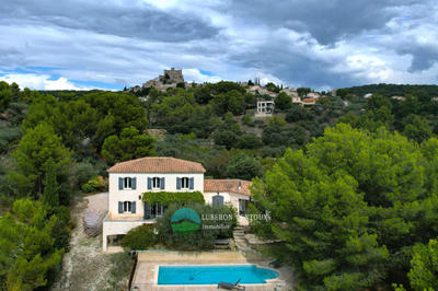 Maison - 221 m² - 5 pièces