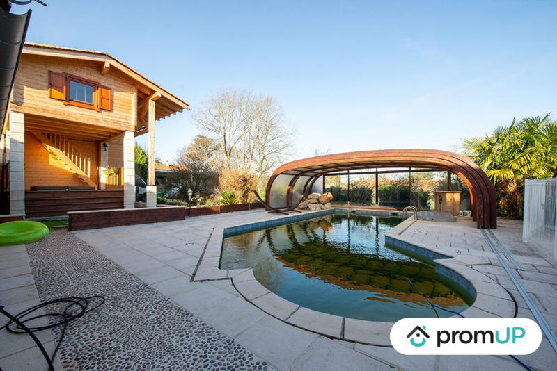 Maison - 400 m² - 12 pièces