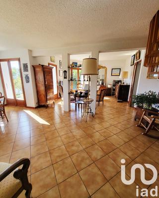 Maison - 200 m² - 10 pièces