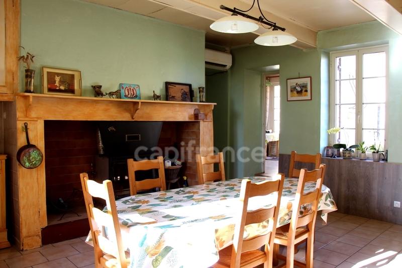 Propriété - 205 m² - 6 pièces