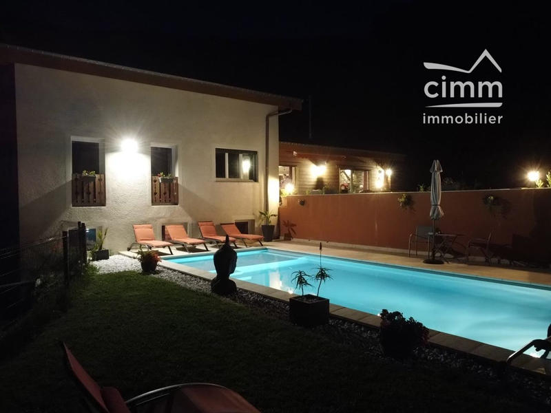 Maison - 303 m² - 7 pièces