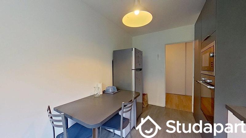 Chambre - 90 m² - 1 pièce