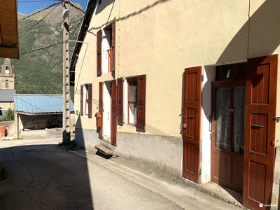 Maison - 64 m² - 5 pièces