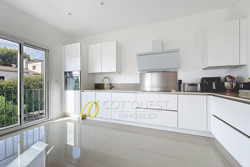 Maison - 207 m² - 6 pièces