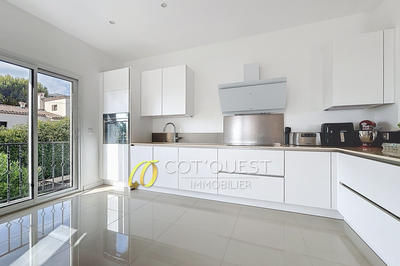 Maison - 207 m² - 6 pièces