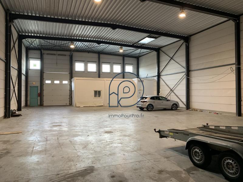 Entrepôt - 405 m²