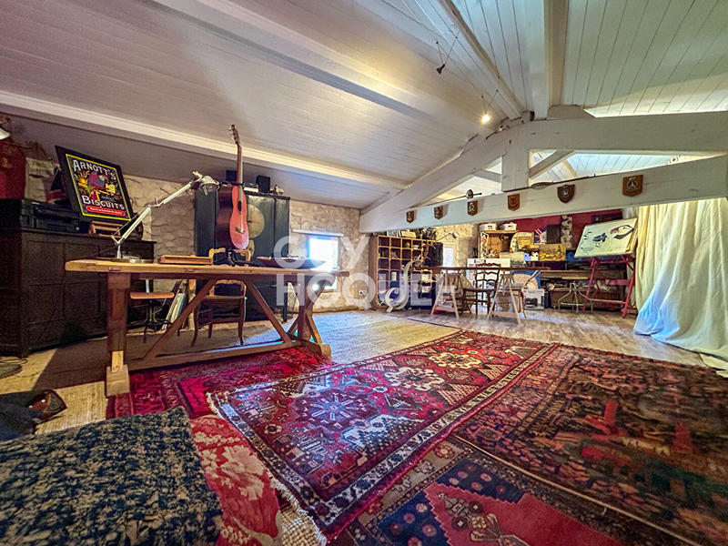 Mas - 240 m² - 5 pièces