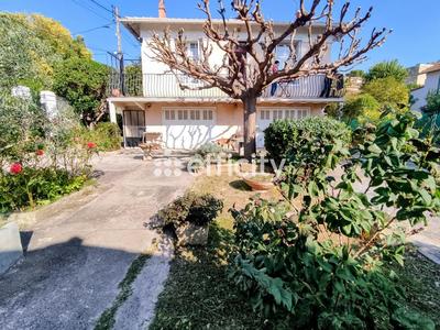 Maison - 122 m² - 6 pièces