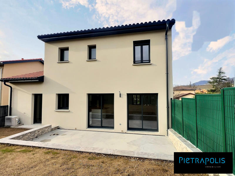 Maison - 98 m² - 4 pièces