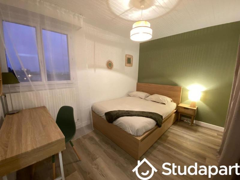 Chambre - 13 m² - 1 pièce