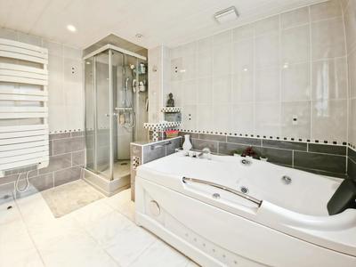 Maison - 115 m² - 6 pièces